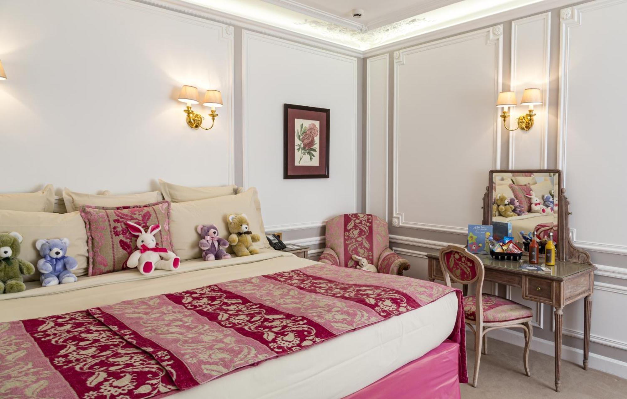 Family Room,1273921342:JPEG